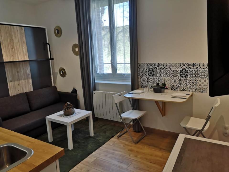 Superbe Studio Face Au Chateau Gisors Eksteriør bilde